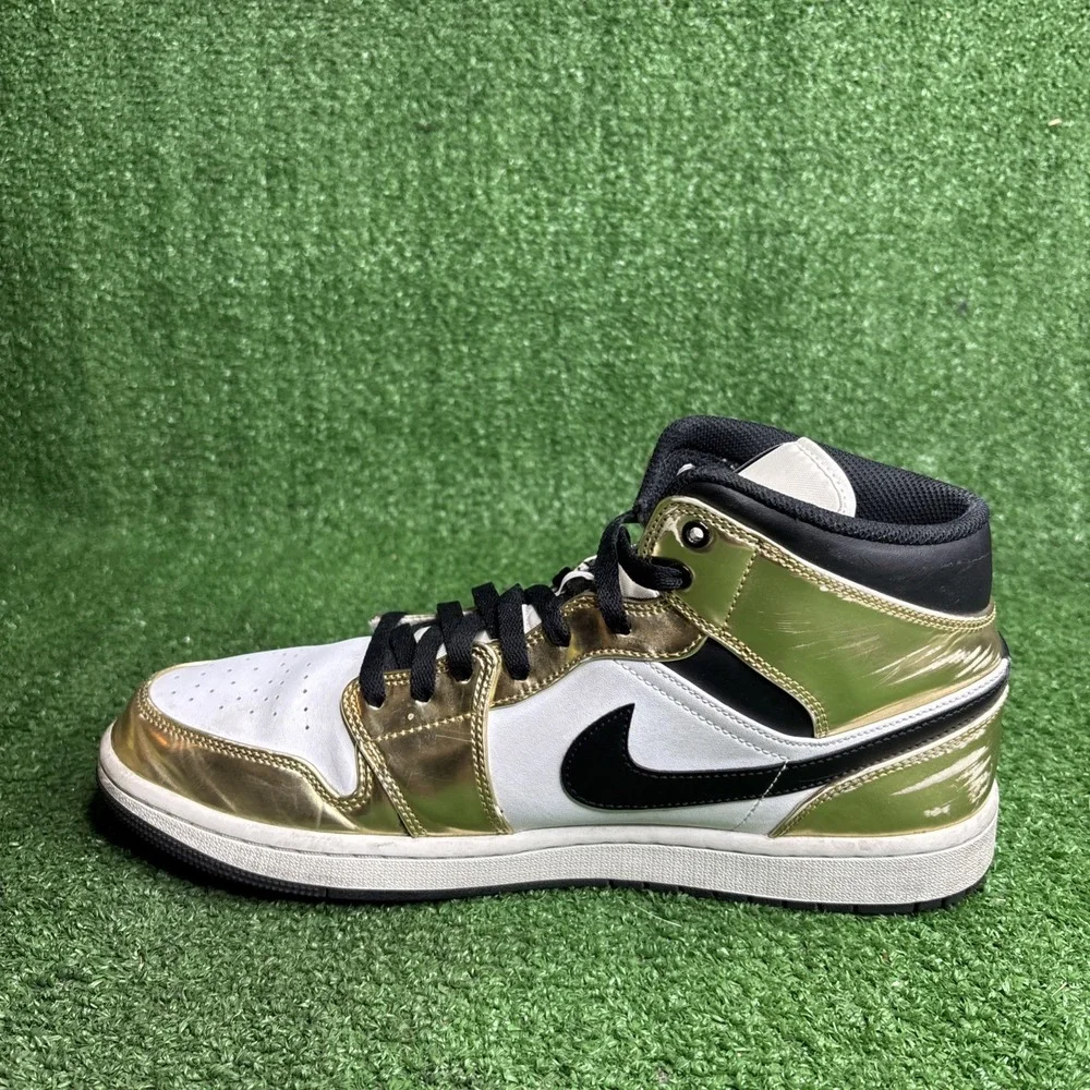 Size 11.5 - Jordan 1 Mid SE Metallic‎ Gold 2020